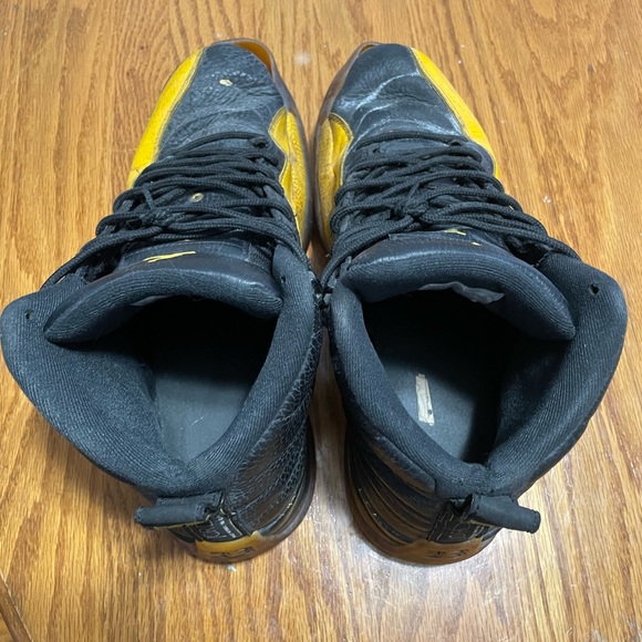 Jordan 12 Retro Black University Gold - Picture 4 of 6